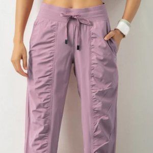 Jogger Studio Style Pleated Pant